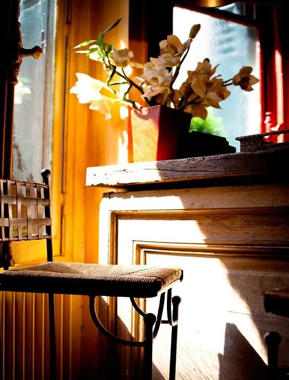De La Tulipe Hotel