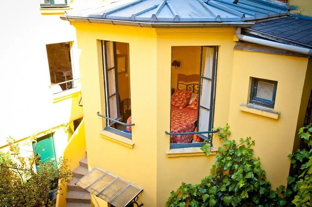 De La Tulipe Hotel 3*