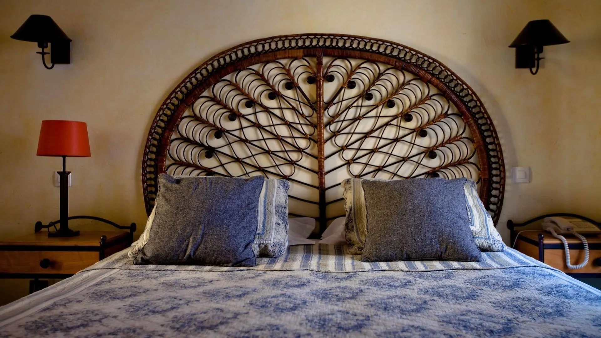 Hotel De La Tulipe 3*