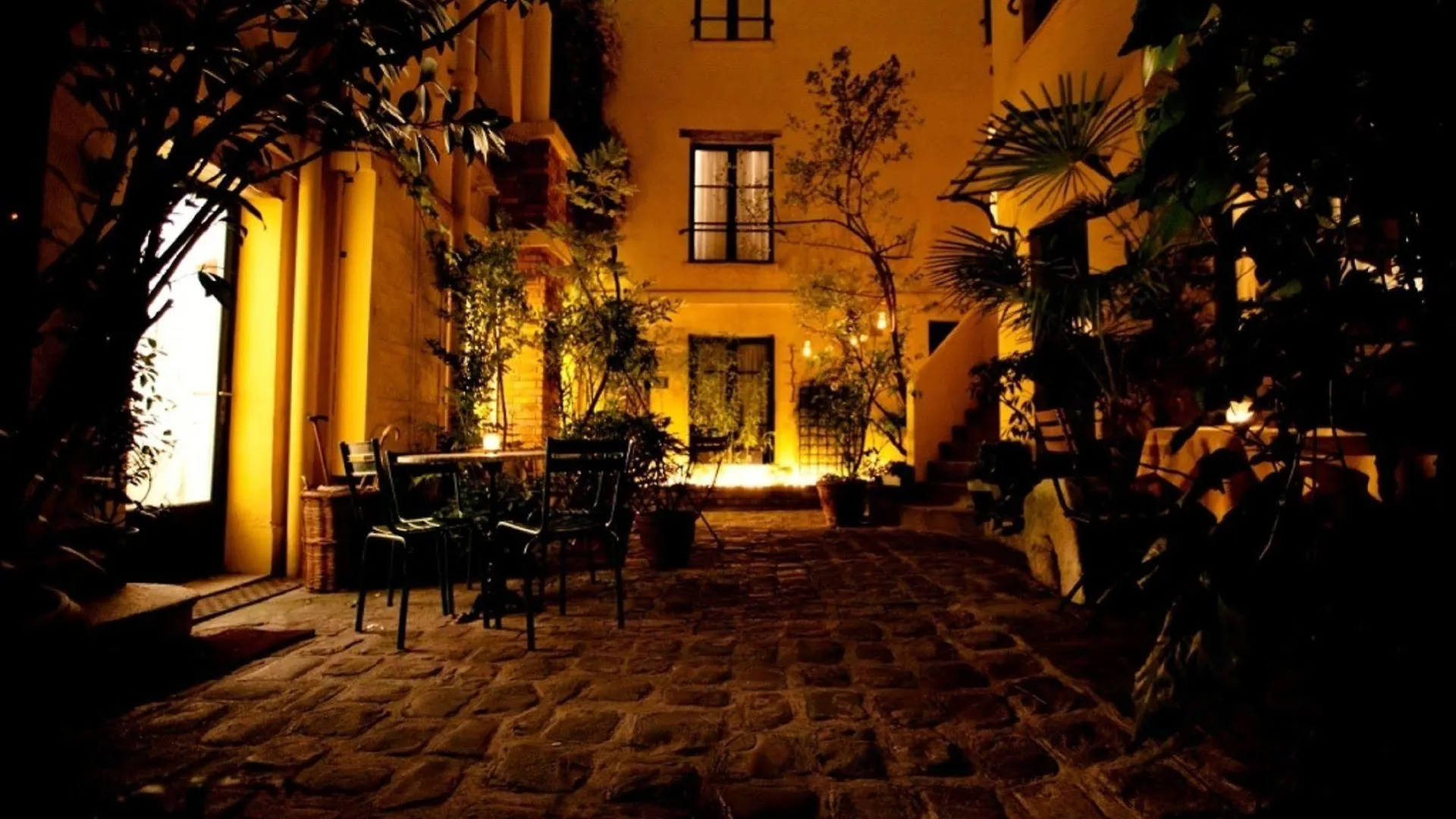 De La Tulipe Hotell