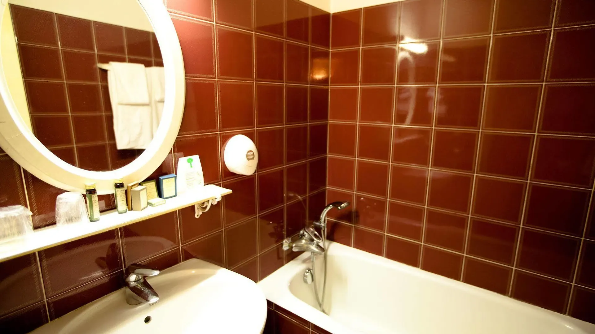 Hotell De La Tulipe 3*